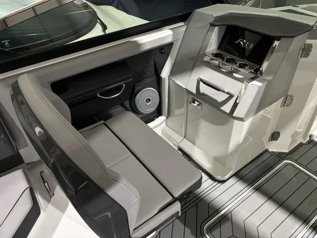 Slide: The Image of Cobalt R33 2023 - 10