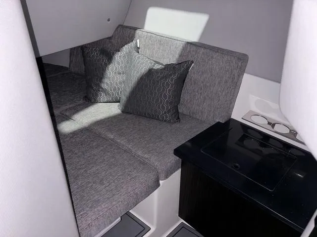 Slide: The Image of Cobalt R33 2023 - 12