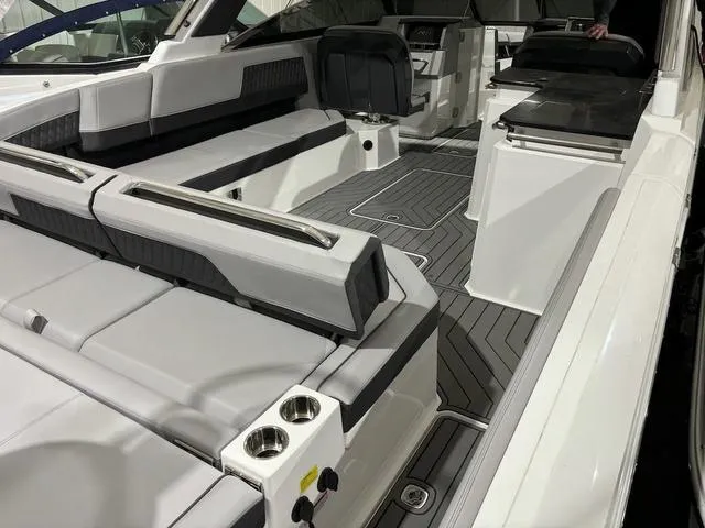 Slide: The Image of Cobalt R33 2023 - 4