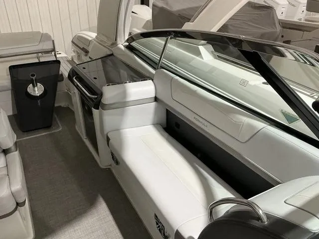 Slide: The Image of Formula Boats 350 Crossover Bowrider 2019 - 19