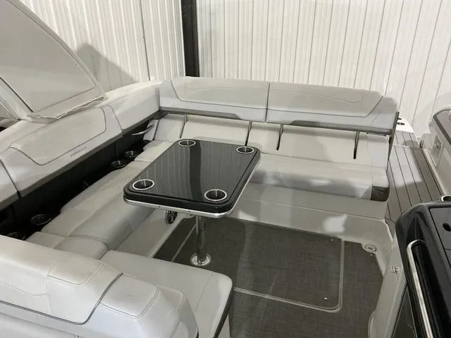 Slide: The Image of Formula Boats 350 Crossover Bowrider 2019 - 7