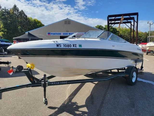 Slide: The Image of Four Winns 200 Horizon 1998 - 2