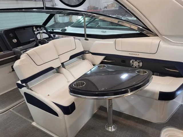 Slide: The Image of Formula 330 Crossover Bowrider 2021 - 20