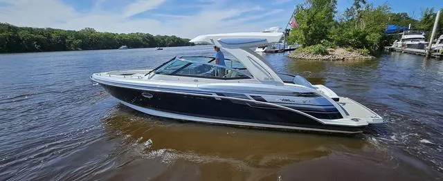 Slide: The Image of Formula 330 Crossover Bowrider 2021 - 3