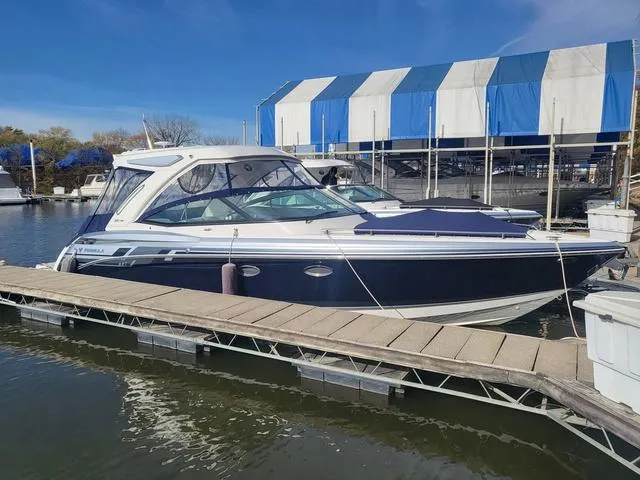 Slide: The Image of Formula 330 Crossover Bowrider 2021 - 9