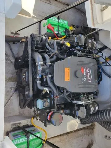 Slide: The Image of Cobalt 226 Bowrider 2004 - 10