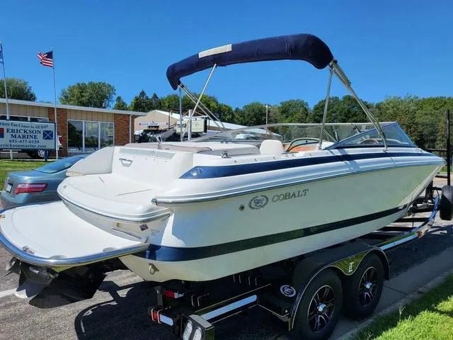 Slide: The Image of Cobalt 226 Bowrider 2004 - 4