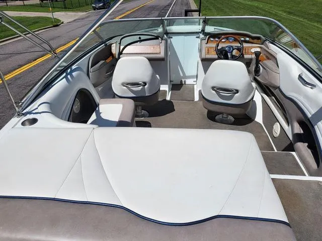 Slide: The Image of Cobalt 226 Bowrider 2004 - 6