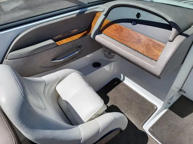 Slide: The Image of Cobalt 226 Bowrider 2004 - 8