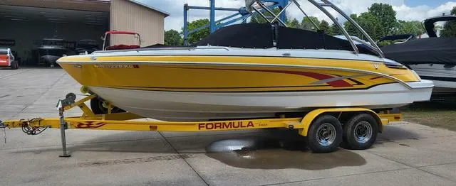 Slide: The Image of Formula 240 Bowrider 2007 - 5
