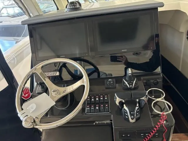 Slide: The Image of Pursuit S 328 Sport 2025 - 5