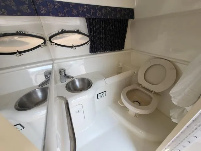 Slide: The Image of Formula Boats 330 Sun Sport 2002 - 13