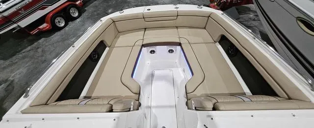 Slide: The Image of Sea Ray 290 Sundeck 2016 - 7