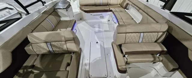 Slide: The Image of Sea Ray 290 Sundeck 2016 - 8