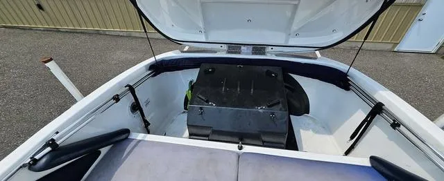 Slide: The Image of Sea-Doo 205 Utopia 2004 - 8