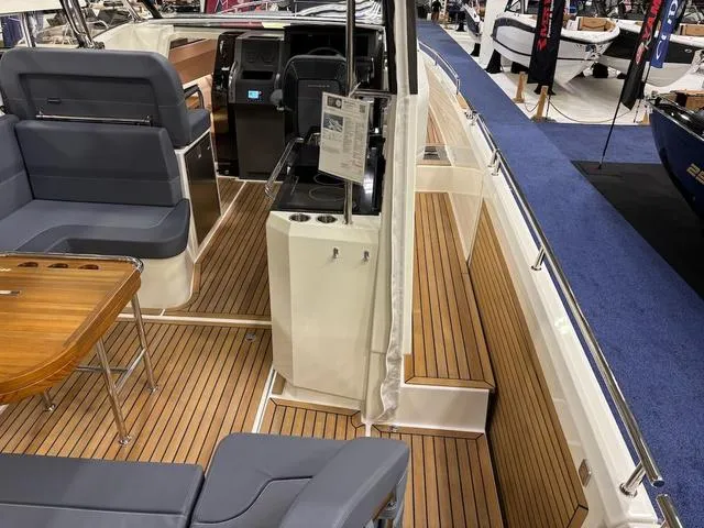 Slide: The Image of Nimbus W11 2025 - 6