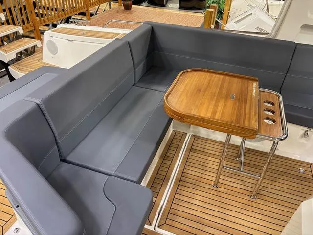 Slide: The Image of Nimbus W11 2025 - 7