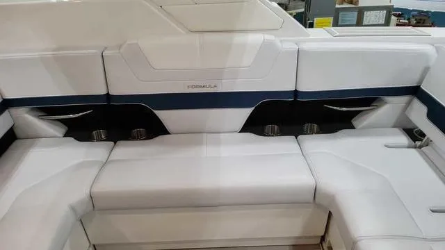 Slide: The Image of Formula 380 Super Sport Crossover 2025 - 17