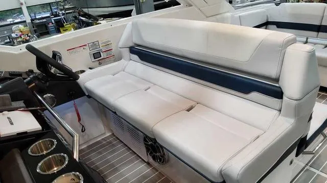 Slide: The Image of Formula 380 Super Sport Crossover 2025 - 19