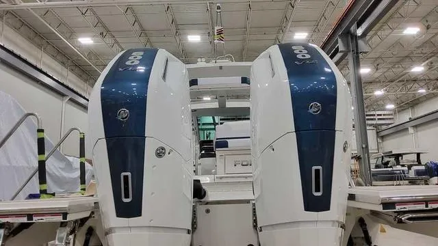 Slide: The Image of Formula 380 Super Sport Crossover 2025 - 3