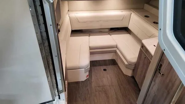 Slide: The Image of Formula 380 Super Sport Crossover 2025 - 9