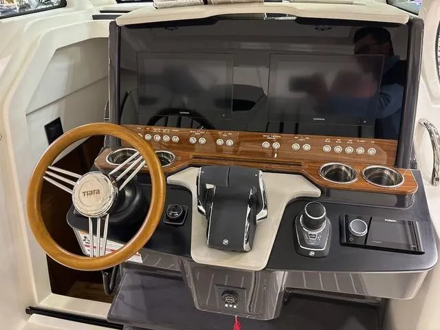 Slide: The Image of Tiara 34LS 2025 - 10