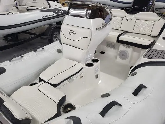 Slide: The Image of Walker Bay Generation 12 Dlx 2024 - 3