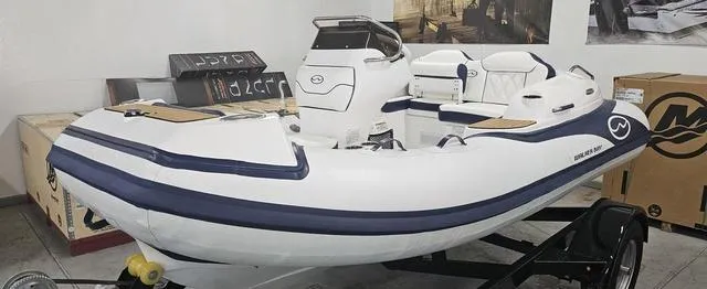 The Image of Walker Bay Generation 12 Dlx 2024 - 1