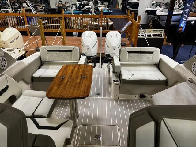 Slide: The Image of Tiara 34lx 2024 - 14