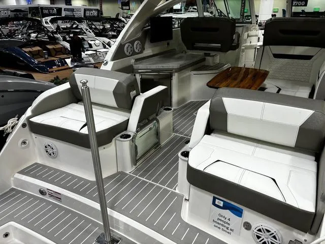 Slide: The Image of Tiara 34lx 2024 - 4