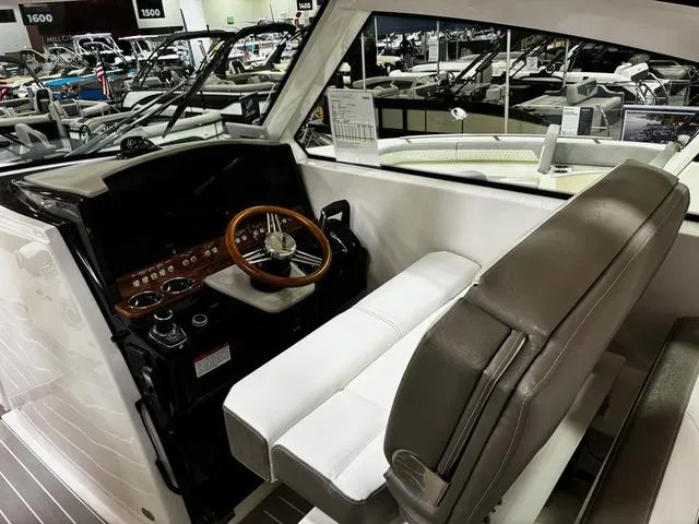 Slide: The Image of Tiara 34lx 2024 - 7