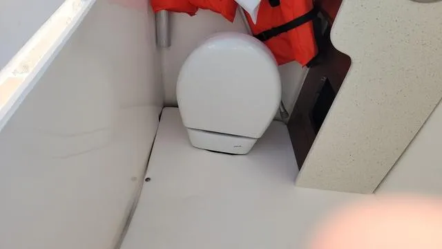 Slide: The Image of Robalo R247 Dual Console 2022 - 12