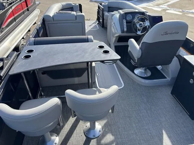 Slide: The Image of Barletta L25UE 2025 - 12