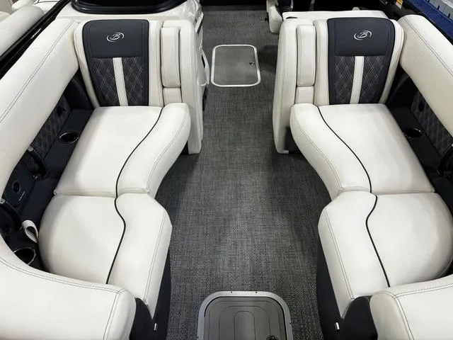 Slide: The Image of Barletta Reserve Leggera 26UCA 2024 - 9