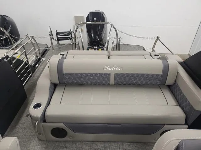Slide: The Image of Barletta Lusso L25UCA 2024 - 3