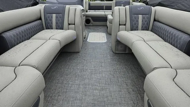 Slide: The Image of Barletta Lusso L25U 2024 - 4