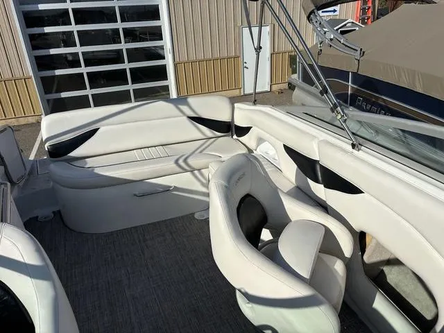 Slide: The Image of Crownline Boats 239 DB 2002 - 14