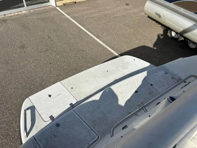 Slide: The Image of Crownline Boats 239 DB 2002 - 4