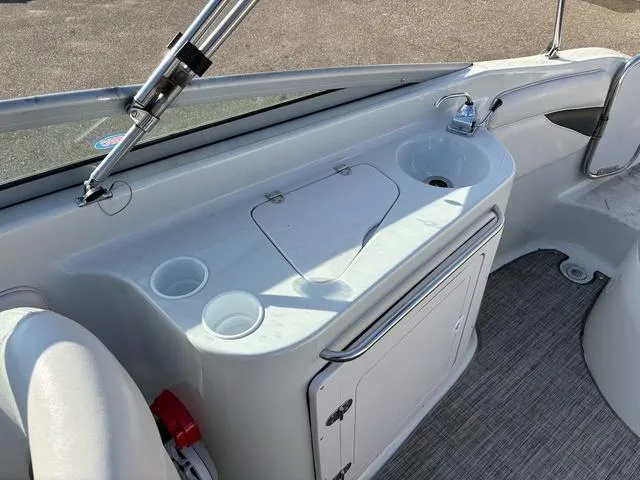 Slide: The Image of Crownline Boats 239 DB 2002 - 8