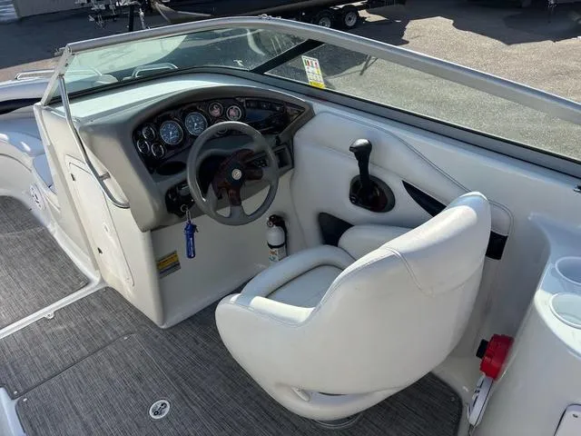 Slide: The Image of Crownline Boats 239 DB 2002 - 9