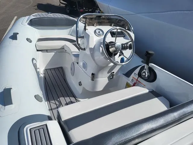 Slide: The Image of Walker Bay 340 DLX 2023 - 2