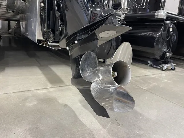 Slide: The Image of Propeller of 2025 Ranger 220FC boat on display in showroom. - 21