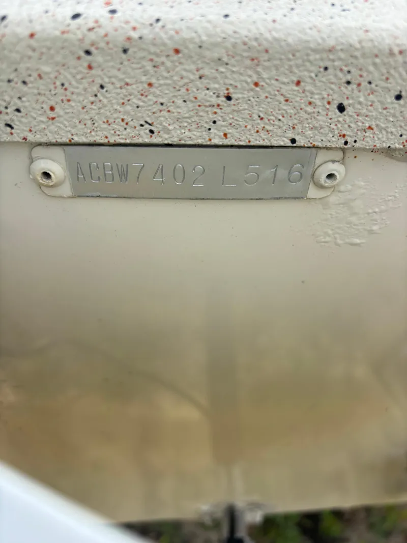 Slide: The Image of 2016 Alumacraft 2072 Bay boat identification number plate. - 13