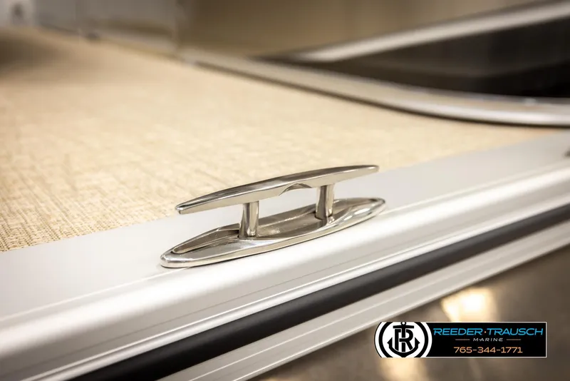 Slide: The Image of Tahoe 2185 LTZ QL 2024 - 54