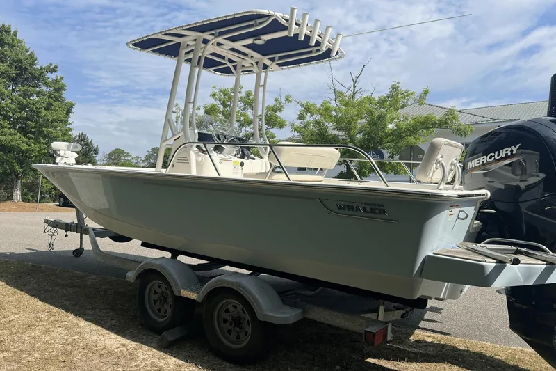 Slide: The Image of Boston Whaler 190 Montauk 2022 - 2