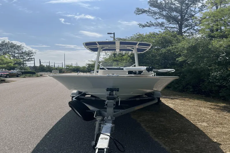 Slide: The Image of Boston Whaler 190 Montauk 2022 - 3