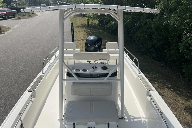 Slide: The Image of Boston Whaler 190 Montauk 2022 - 4