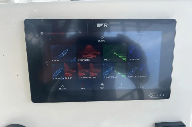 Slide: The Image of Boston Whaler 190 Montauk 2022 - 8