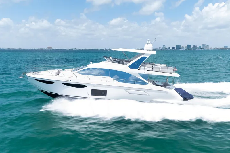 Slide: The Image of Azimut Fly 60 2019 - 10