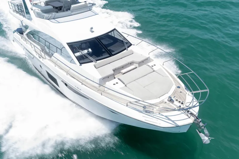 Slide: The Image of Azimut Fly 60 2019 - 7